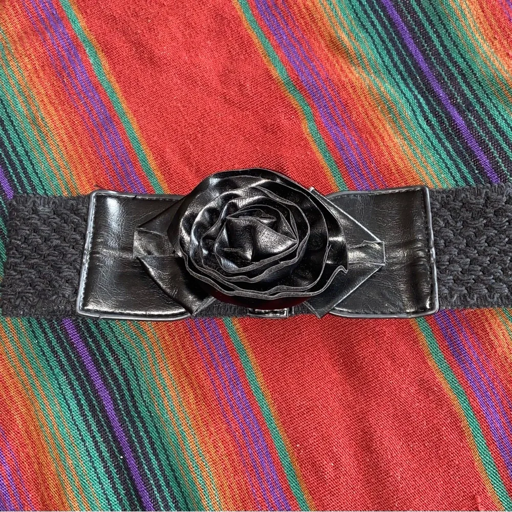 Vinyl/Knit Black Rose Belt with Silver Metal Snaps! Never used! Small.